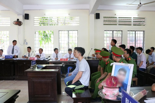 Đánh người tử vong, 2 cựu công an đổ lỗi cho nhau ảnh 1
