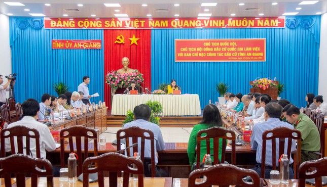 Chủ tịch Quốc hội Nguyễn Thị Kim Ngân làm việc với tỉnh An Giang về công tác bầu cử ảnh 2