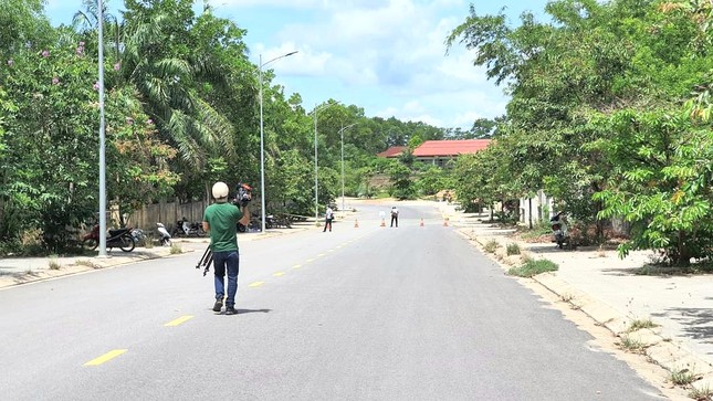 Quảng Trị phong tỏa nhiều khu vực sau khi có 2 ca mắc COVID-19 ảnh 1