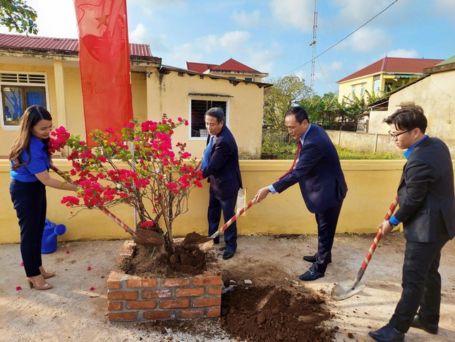 Công trình thanh niên 'Tuyến đường kiểu mẫu' ở Quảng Trị ảnh 2