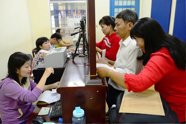 Chủ tịch TPHCM nói về việc chi trả thu nhập tăng thêm cho cán bộ công chức ảnh 1