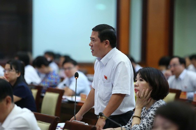 Phó Chủ tịch TPHCM Võ Văn Hoan: 'Đầu nậu, cò đất xây lụi xã phường biết hết' ảnh 1