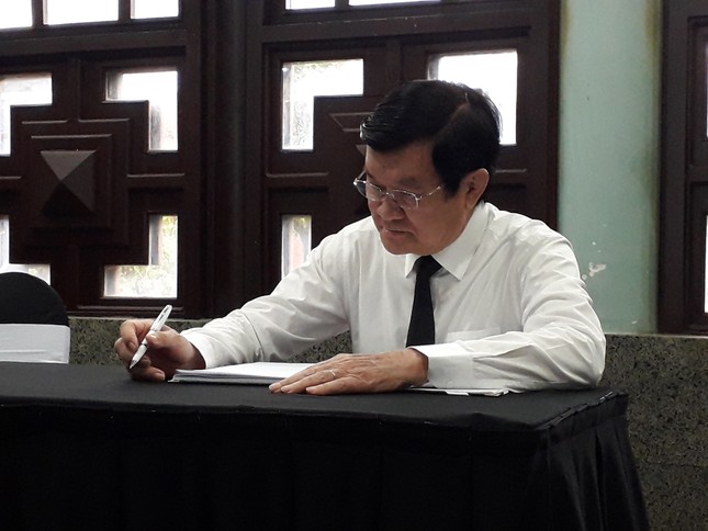 Lãnh đạo Đảng, nhà nước viếng nhà tình báo huyền thoại Trần Quốc Hương ảnh 6