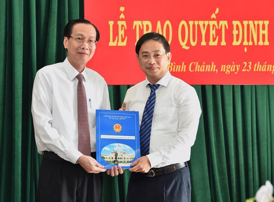 Phê chuẩn kết quả bầu nhiều lãnh đạo chủ chốt ở TPHCM ảnh 2