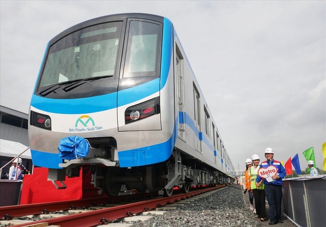 Chủ tịch TP.HCM xin Phó Thủ tướng khẩn cấp gỡ vướng vốn Metro số 1 ảnh 1