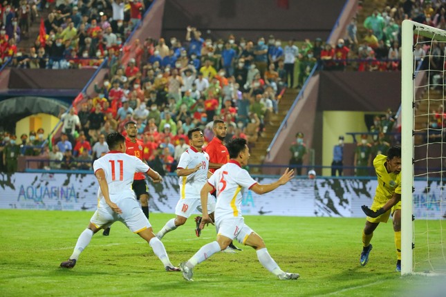 53 phút chạy trốn khỏi thảm họa và vấn đề của U23 Việt Nam ảnh 1