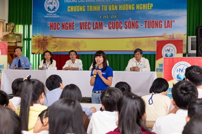 Tư vấn hướng nghiệp: ‘Học nghề - Việc làm – Cuộc sống – Tương lai’ tại trường cao đẳng nghề kỹ thuật công nghệ TPHCM ảnh 1
