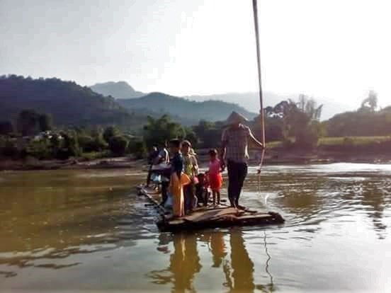 Chị 14 tuổi tự cấy lúa nuôi hai em mồ côi ăn học ảnh 1