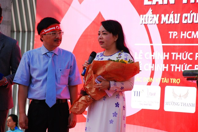Bộ trưởng Y tế đề nghị các tập đoàn kinh tế tham khảo mô hình Chủ Nhật Đỏ ảnh 1