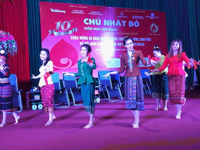 Chủ Nhật Đỏ trên quê hương Nguyễn Viết Xuân: Giọt máu ấm lại mùa đông ảnh 2