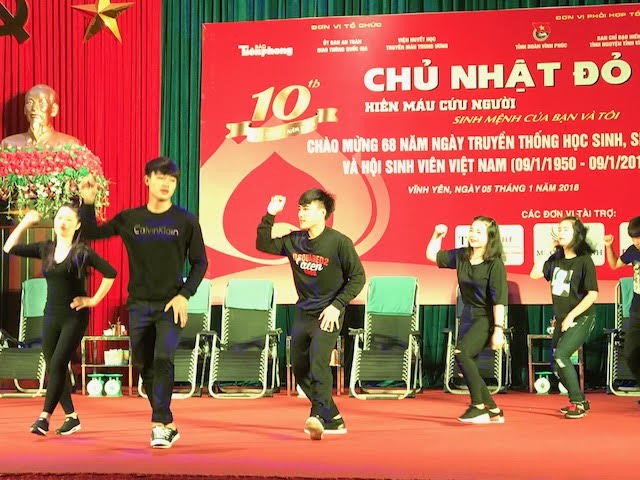 Chủ Nhật Đỏ trên quê hương Nguyễn Viết Xuân: Giọt máu ấm lại mùa đông ảnh 4