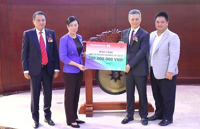 Techcombank ‘đổ bộ’ hơn 1.16 tỷ cổ phiếu lên sàn niêm yết ảnh 1