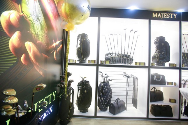 Gậy golf hạng sang Majesty đã có mặt tại Việt Nam ảnh 2
