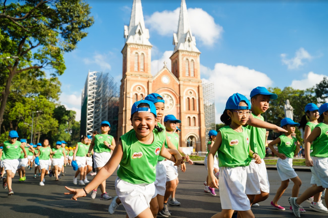 TP.HCM: 6000 người dân tham gia trong 'Ngày chạy Olympic vì sức khỏe toàn dân' ảnh 3