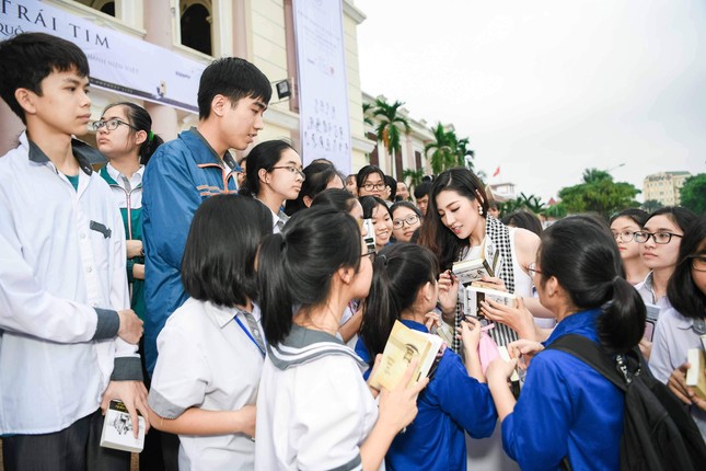 Á hậu Tú Anh: Học hỏi những người có khát vọng lớn để thực hiện ước mơ ảnh 5