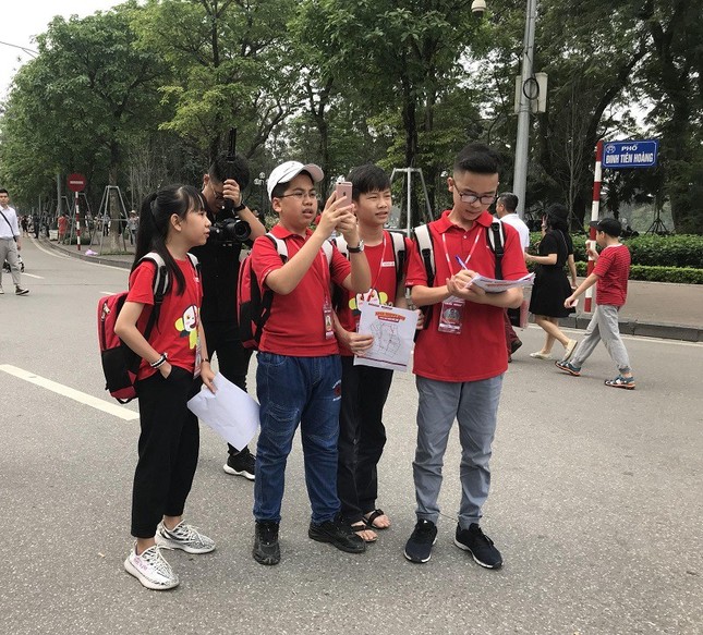 Những ông bố bà mẹ thời hiện đại sẵn sàng trao quyền và tin tưởng con ảnh 3
