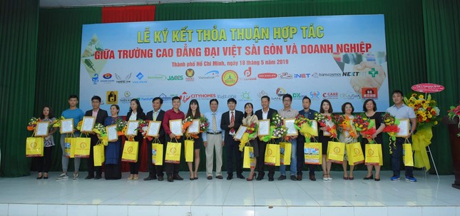 Trường cao đẳng Đại Việt Sài Gòn hợp tác với doanh nghiệp đào tạo sinh viên ảnh 1