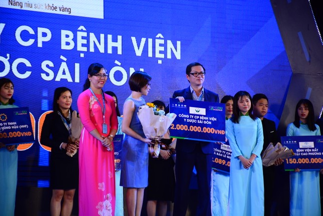 Trường ĐH Văn Hiến khai giảng, tiếp nhận 12 tỷ đồng tiền học bổng cho sinh viên ảnh 1