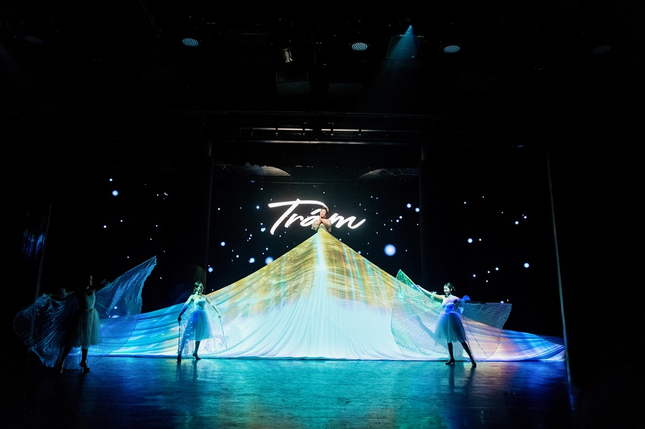 'Trâm Show' - Tác phẩm nghệ thuật “siêu mãn nhãn” của doanh nhân Trâm Tạ ảnh 4