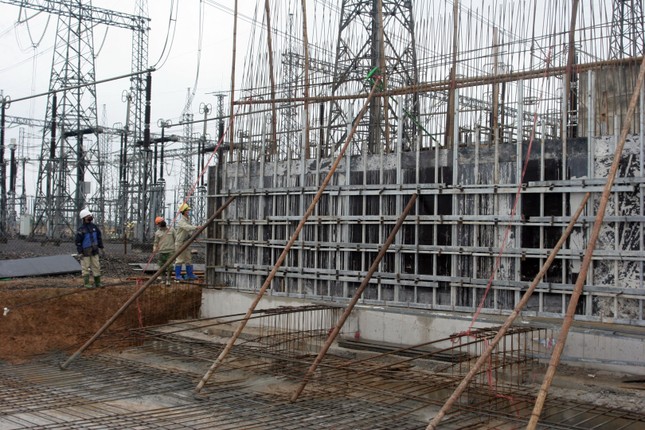 Khẩn trương hoàn thành công trình nâng công suất tại TBA 500 kV Nho Quan ảnh 2