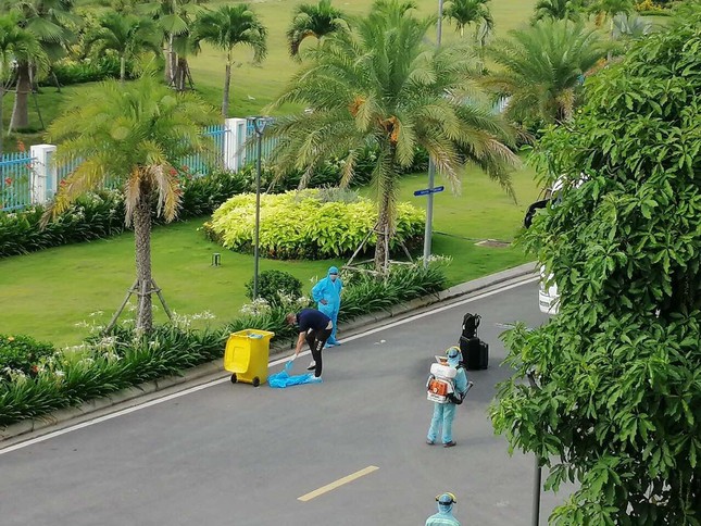 Hòa Phát bao trọn gói chuyến bay đưa 15 chuyên gia đến Dung Quất ảnh 3