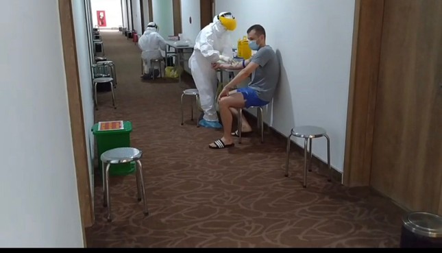 Hòa Phát bao trọn gói chuyến bay đưa 15 chuyên gia đến Dung Quất ảnh 4