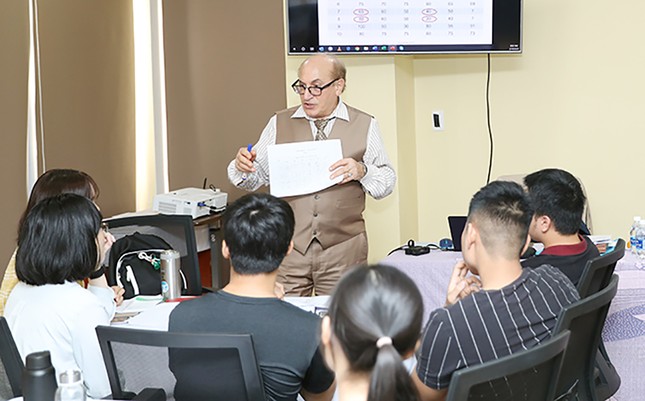 Sinh viên ngành Dược (Dược sĩ Đại học): Rộng mở cơ hội việc làm ảnh 2