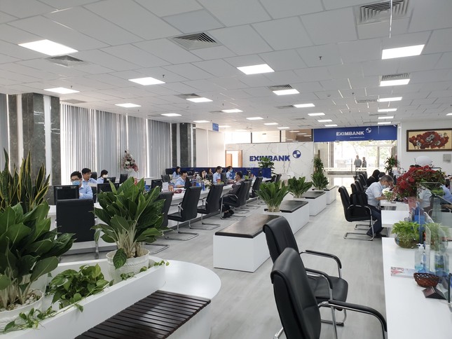S&P Global giữ nguyên mức tín nhiệm B+ và triển vọng ‘ổn định’ đối với Eximbank ảnh 2