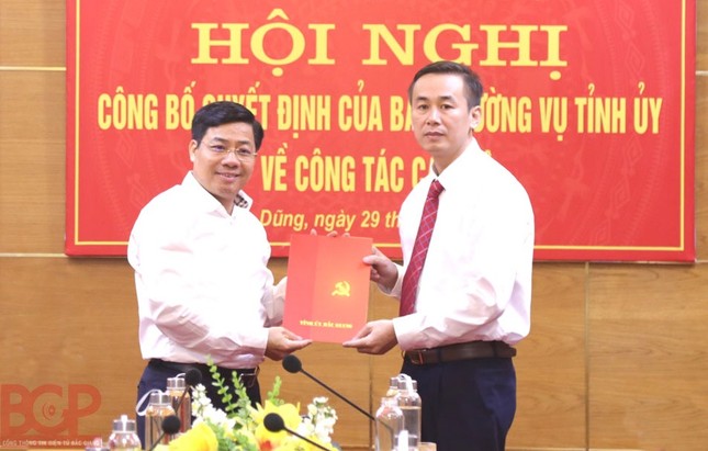 Công bố quyết định nhân sự của Thủ tướng Chính phủ ảnh 1