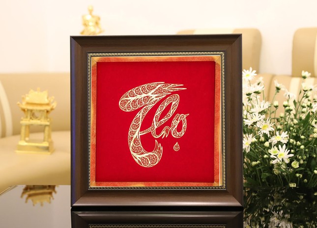 Chiêm ngưỡng bộ sưu tập quà vàng tặng thầy cô ngày 20/11 ảnh 8