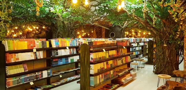 Tặng 500 thẻ mua hàng, nhiều khuyến mãi dịp khai trương Nhà sách Tiền Phong 128 Xuân Thủy ảnh 4