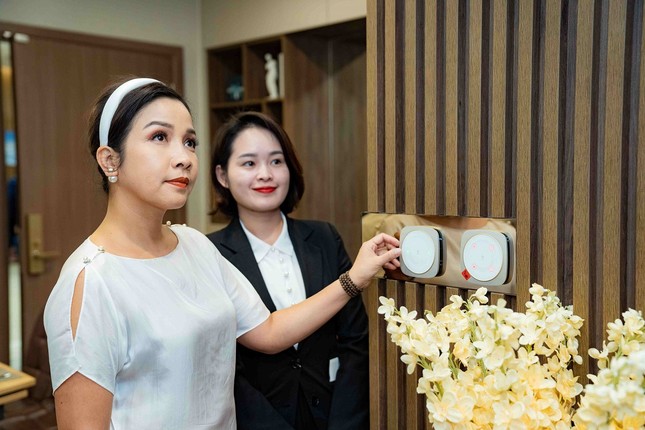 Hàng nghìn khách hàng háo hức tham quan căn hộ mẫu dòng Ruby của Vinhomes lần đầu ra mắt ảnh 6