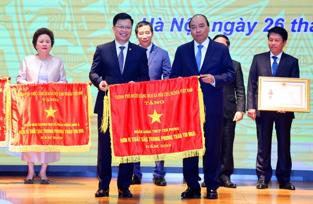 TPBank vinh dự đón nhận cờ thi đua của Chính phủ ảnh 1