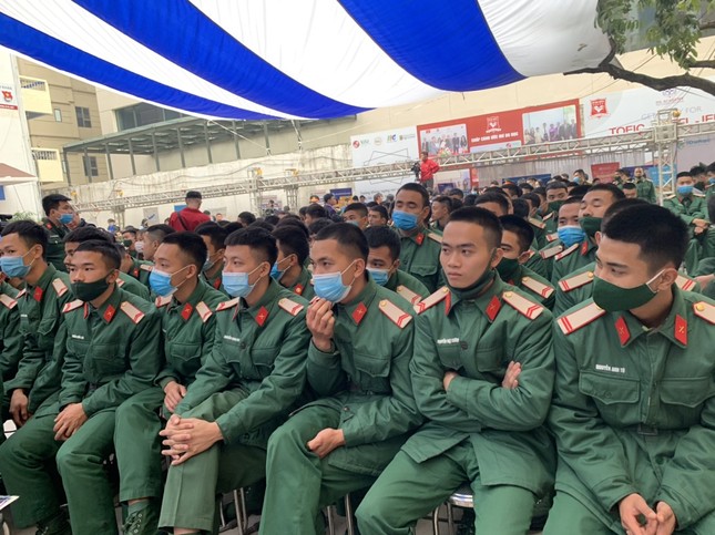 Trung tâm đào tạo và hướng nghiệp Tiền Phong tư vấn hướng nghiệp cho bộ đội xuất ngũ ảnh 2