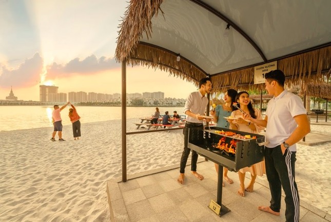 Trải nghiệm mùa đông đầu tiên tại “Thành phố biển hồ” giữa lòng Hà Nội ảnh 3
