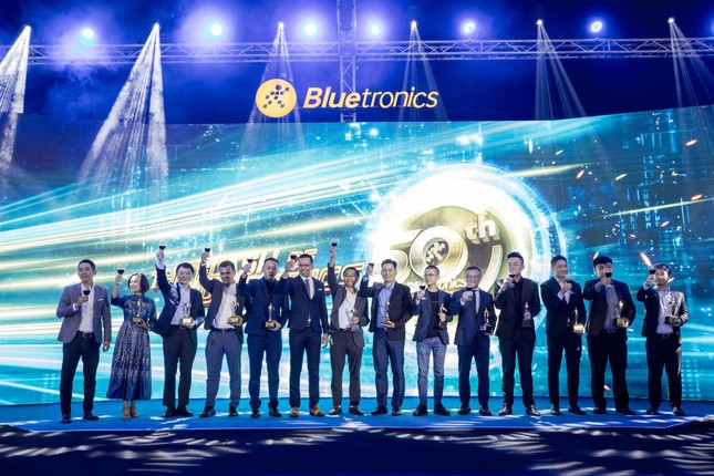 “Cú đúp” giúp Thế Giới Di Động “vượt khó” ngoạn mục năm 2020 ảnh 1
