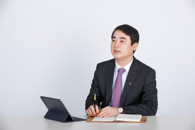 Vietcombank: Từ “Người thong dong biết chạy” đến ” Nhà băng gánh đều hai vai” ảnh 1