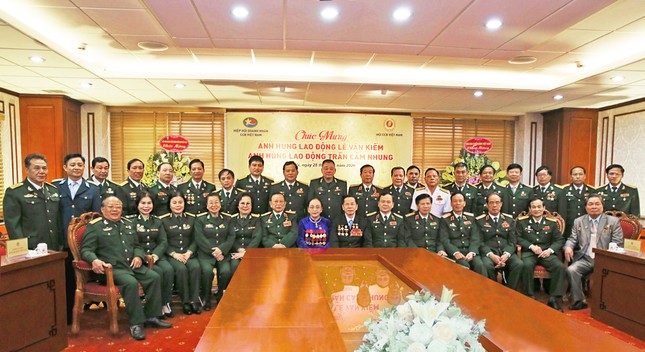 Ý chí quyết tâm và tấm lòng nhân ái ảnh 1