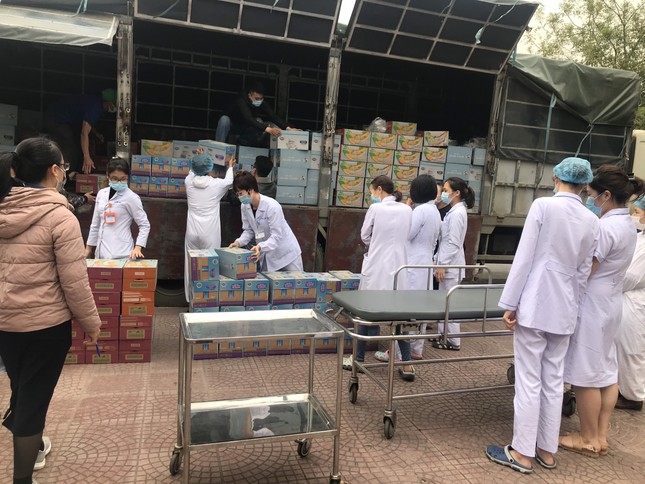 Chung tay hỗ trợ đội ngũ y tế tại tâm dịch Quảng Ninh ảnh 4