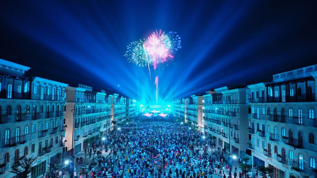 Nam Phú Quốc mở màn 12 mùa lễ hội 2021 với show thời trang đình đám ảnh 4