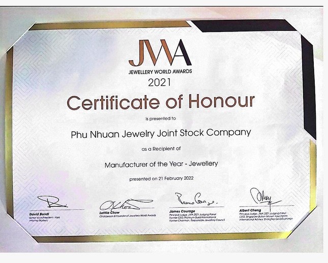 PNJ được vinh danh Nhà sản xuất, chế tác trang sức xuất sắc nhất năm 2021 ảnh 1
