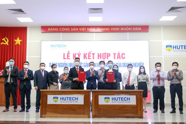 Ngày hội tuyển dụng offline đầu tiên tại HUTECH thu hút hơn 1.200 sinh viên “chuẩn Nhật” ảnh 6