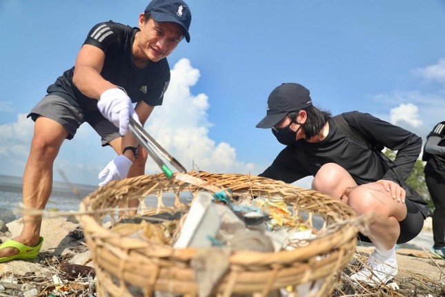 Gần 300 runner thu gom rác và khởi động adidas Run for the Oceans 2022 tại Cần Giờ ảnh 4