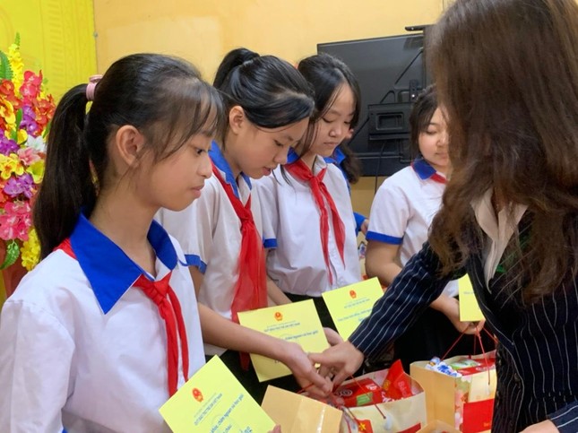 Vinanutrifood trao học bổng ương mầm tương lai cho trẻ em nghèo Tuyên Quang ảnh 3