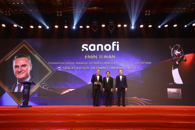 Tổng Giám đốc Sanofi Việt Nam được vinh danh 'Doanh nhân Xuất sắc Châu Á 2022' ảnh 1