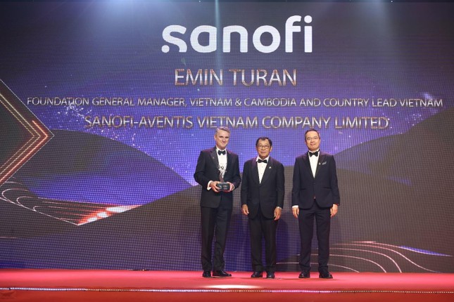 Tổng Giám đốc Sanofi Việt Nam được vinh danh 'Doanh nhân Xuất sắc Châu Á 2022' ảnh 2