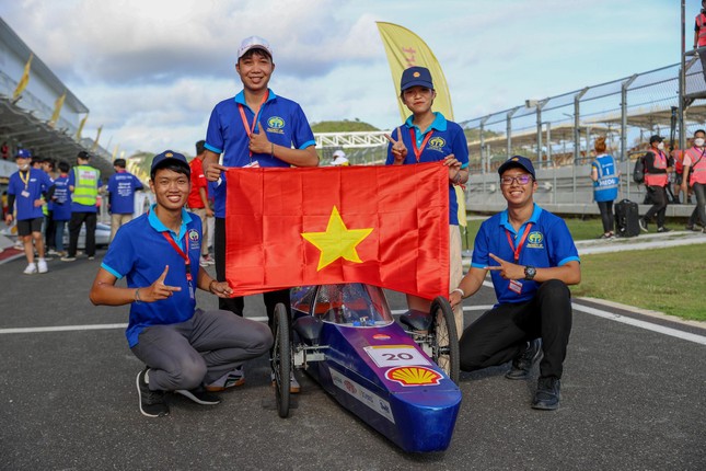 Đội sinh viên Việt Nam giành hai giải thưởng tại cuộc thi Shell Eco-marathon 2022 ảnh 1