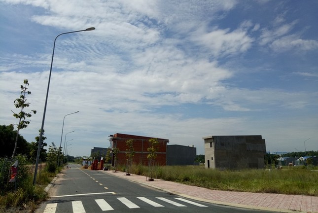 Vụ ‘xẻ' 7.000 m2 đất công phân lô bán nền: Ngưng mọi hoạt động giao dịch ảnh 1