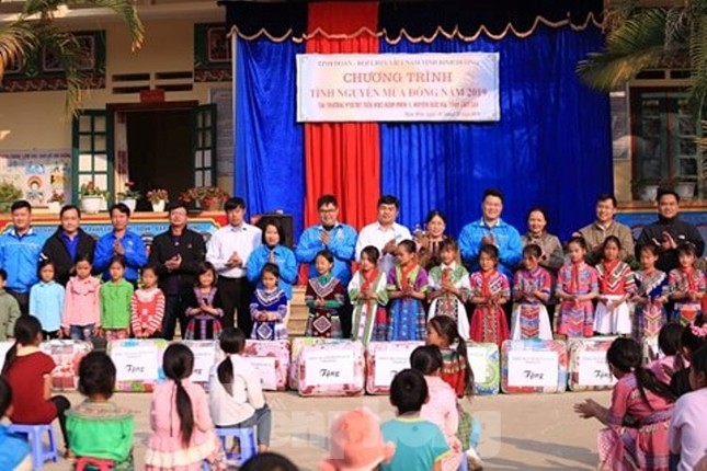 Thanh niên Bình Dương vượt hàng nghìn km mang áo ấm đến trẻ em Tây Bắc ảnh 7