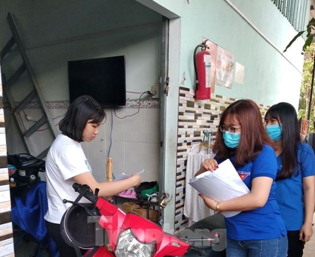 Đoàn thanh niên Bình Dương giúp dân chống dịch virus corona ảnh 5